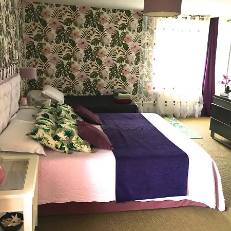 Les D'hotes D'alice Dior Pensión Blacé
