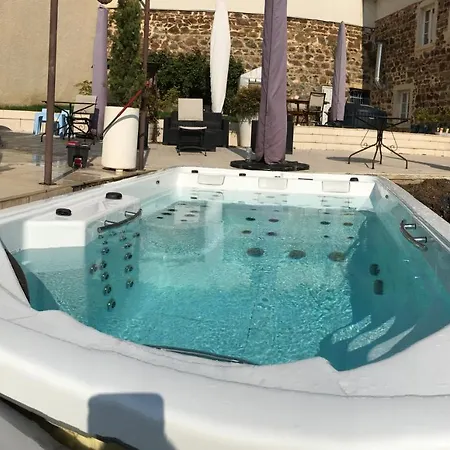 阿莉斯迪奥旅馆 3* 波拉斯